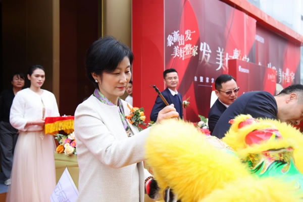 上海首家“圣象整家定制”形象體驗店盛大開業(yè)！_7