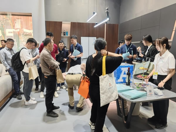 第13屆中國廣州定制家居展丨Aibetter愛貝特：堅(jiān)持原創(chuàng)，為行業(yè)定方向，為品牌立典范！_2
