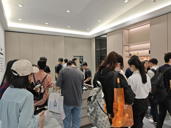 第13屆中國廣州定制家居展丨Aibetter愛貝特：堅(jiān)持原創(chuàng)，為行業(yè)定方向，為品牌立典范！_6