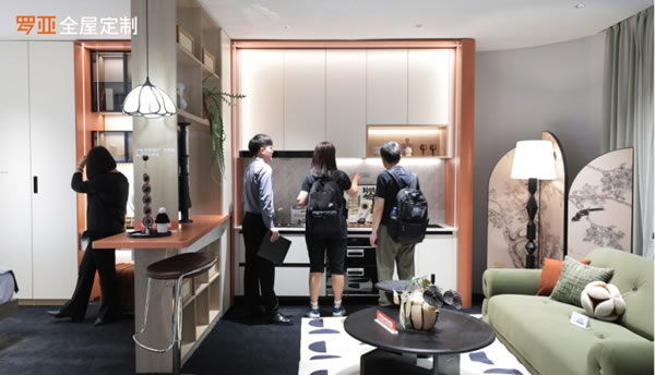 羅亞全屋定制以高顏高品再度霸屏廣州定制家居展_3