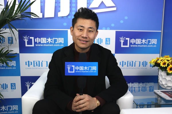 樂(lè)臣木門羅年斌