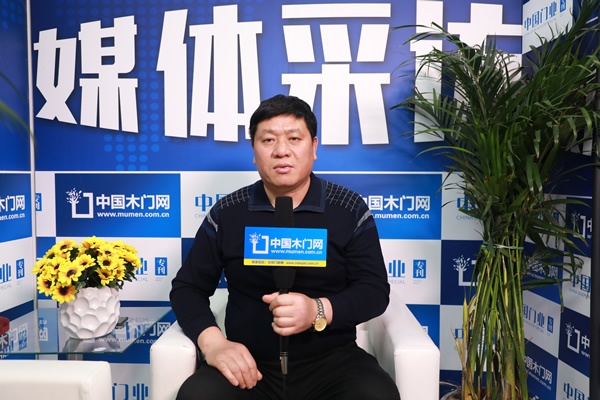 華春木門(mén)劉保林