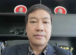 九州彩木門董事長白明善： 重視質量，堅持走品牌化發(fā)展道路。